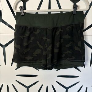 90 Degrees by Reflex 2-in-1 Running Shorts Green Camo Women’s L